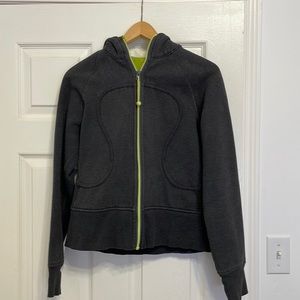 Lululemon scuba hoodie – dark gray/lime green